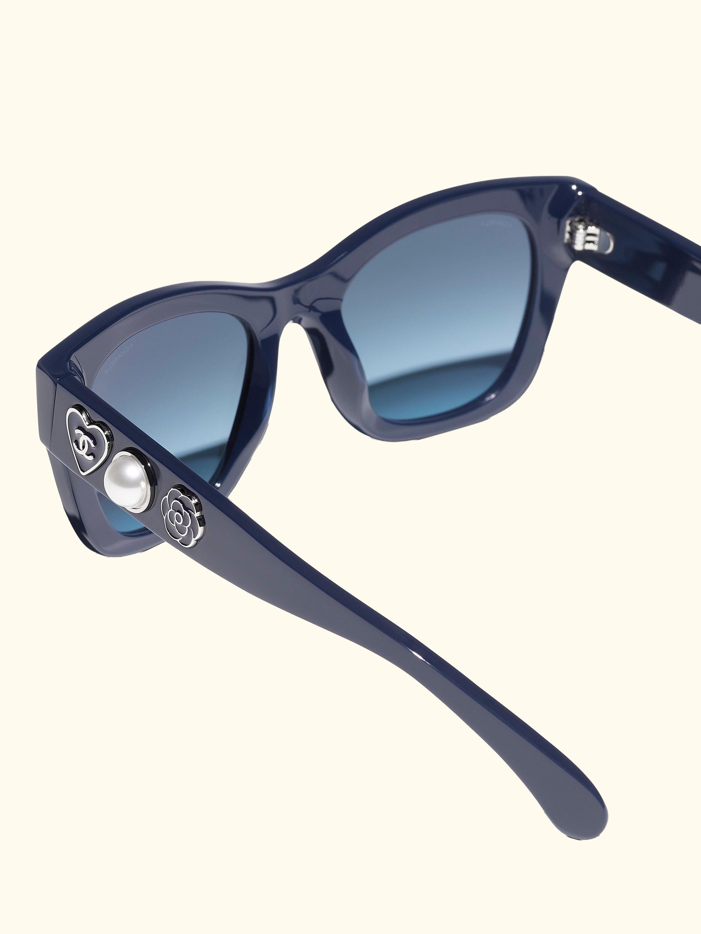CH5478 Women's Irregular Sunglasses, Blue/Grey