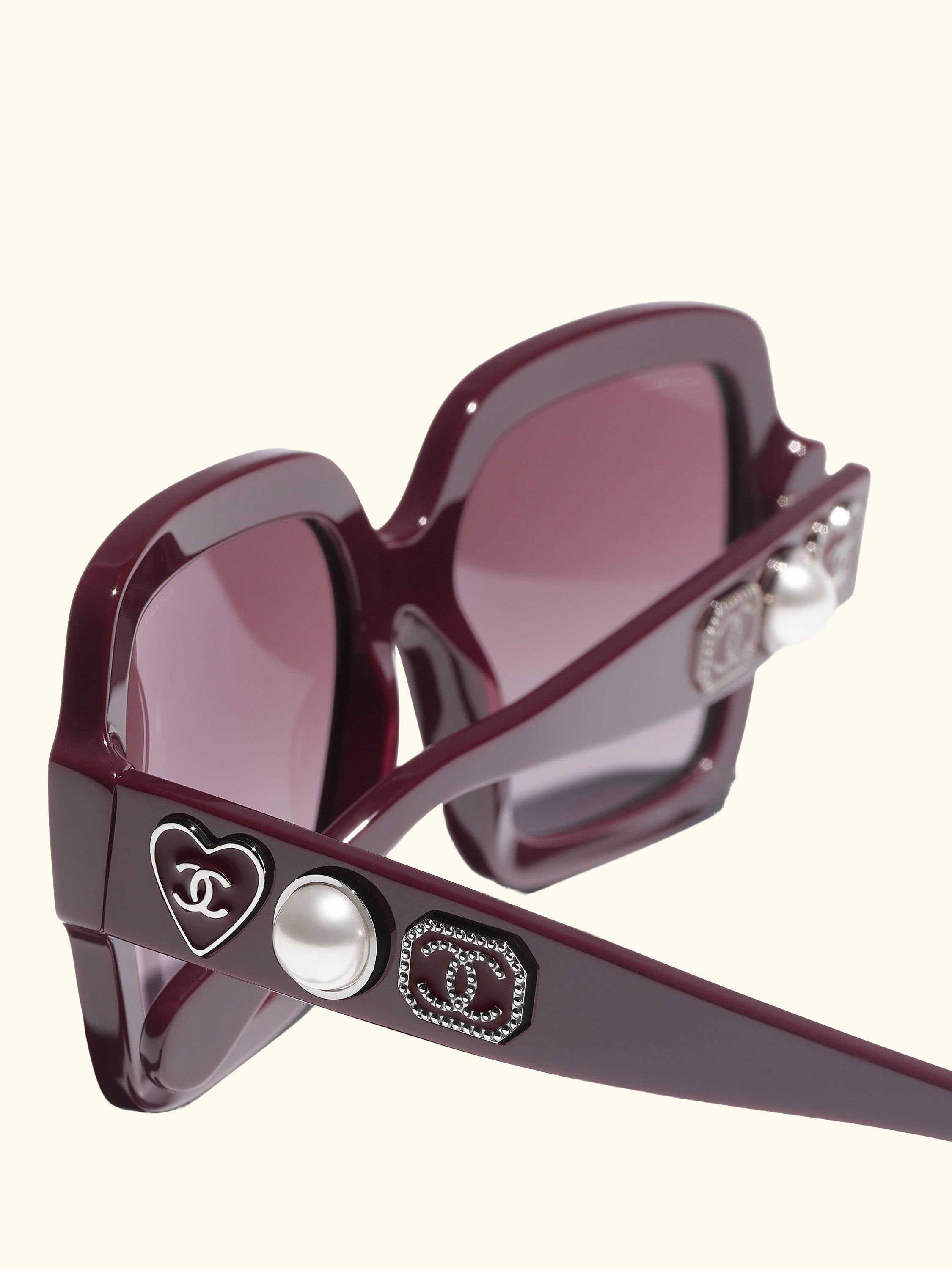 CH5479 Women's Square Sunglasses, Red